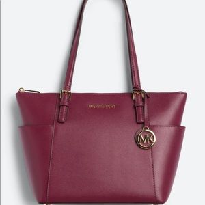 MICHAEL Michael Kors Jet Set Top Zip Tote